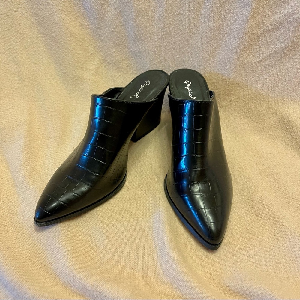QUPID Vegan Leather Mules